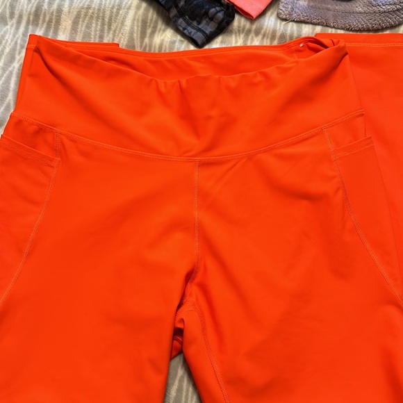 Old Navy Powersoft Leggings - Picture 4 of 5